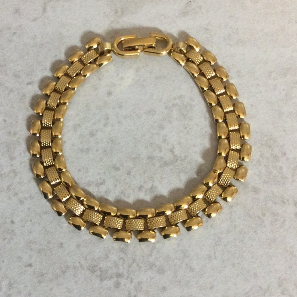 Gold chain shiny link bracelet